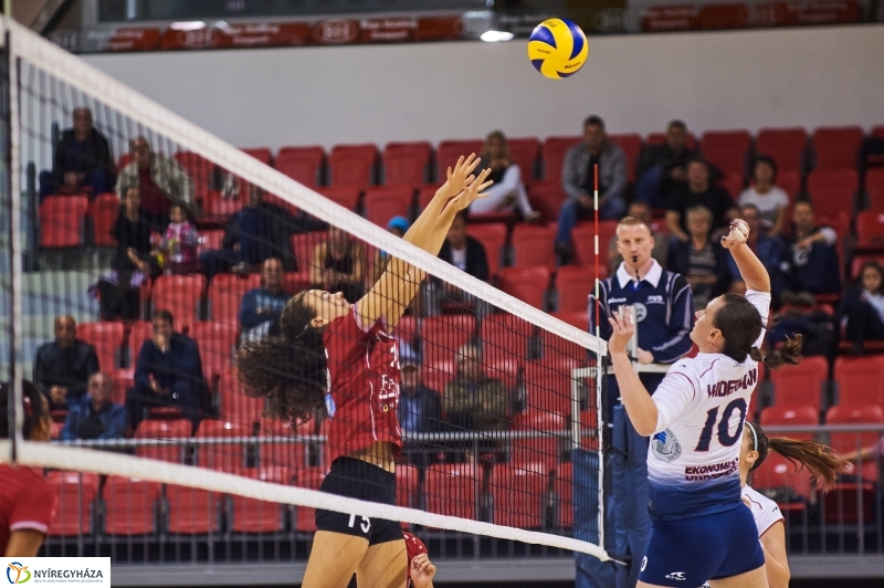 Fatum-Slavia női röplabda - fotó Szarka Lajos