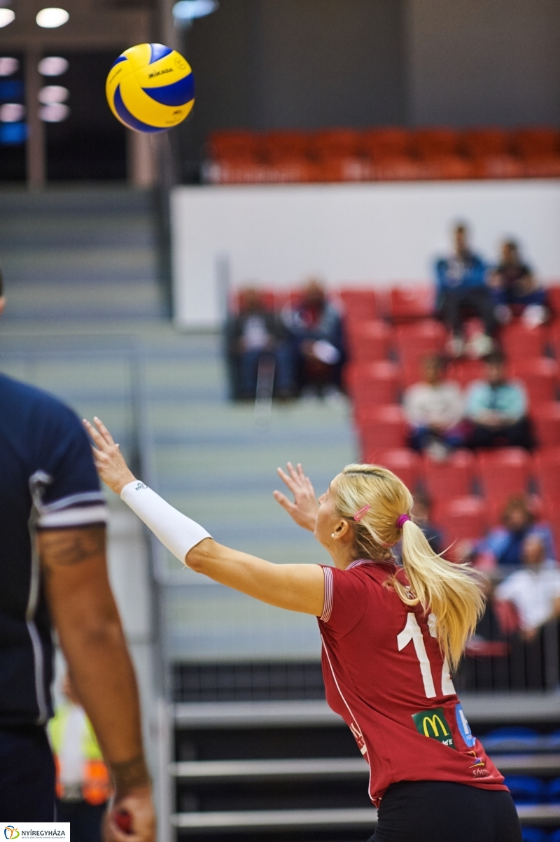 Fatum-Slavia női röplabda - fotó Szarka Lajos