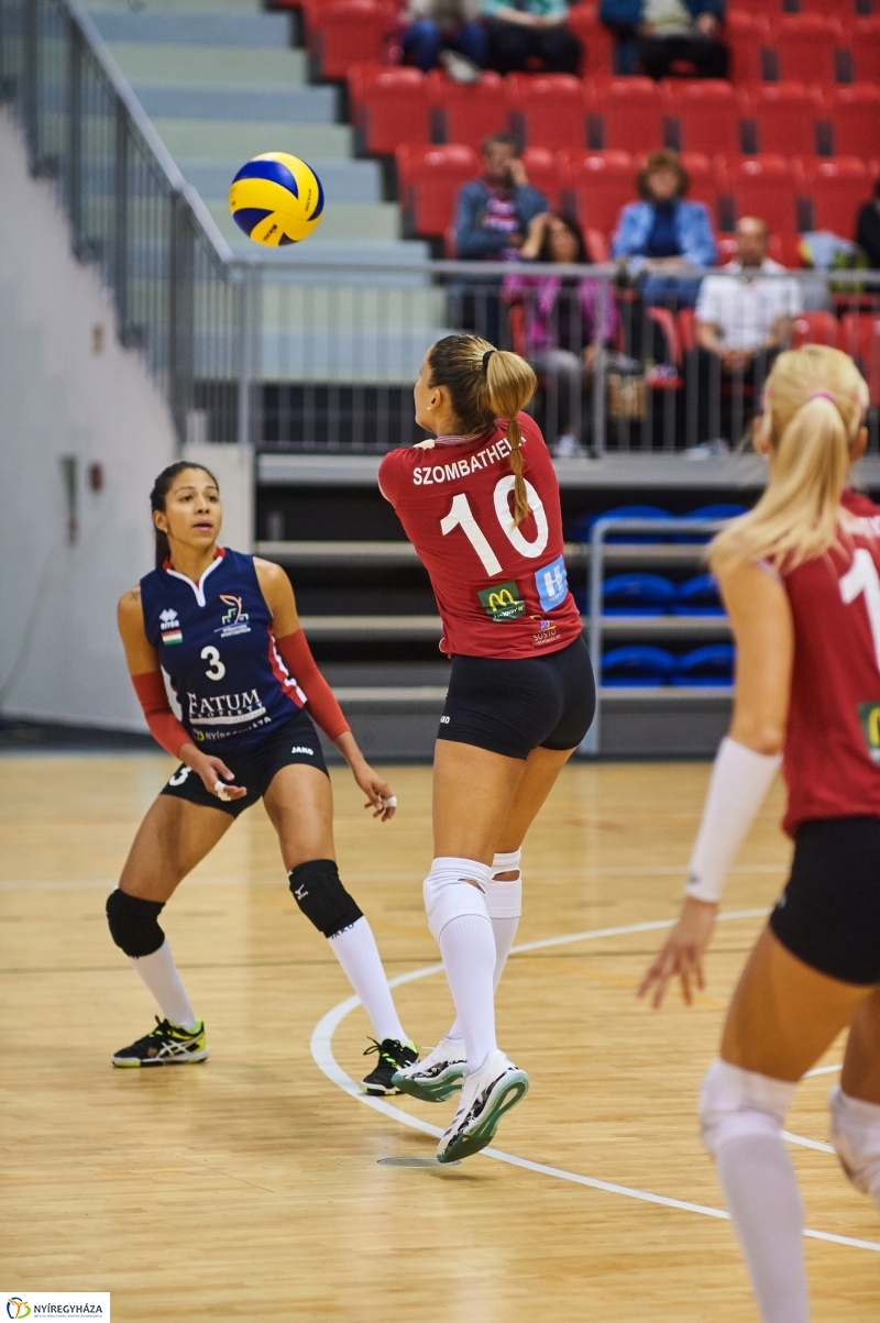 Fatum-Slavia női röplabda - fotó Szarka Lajos