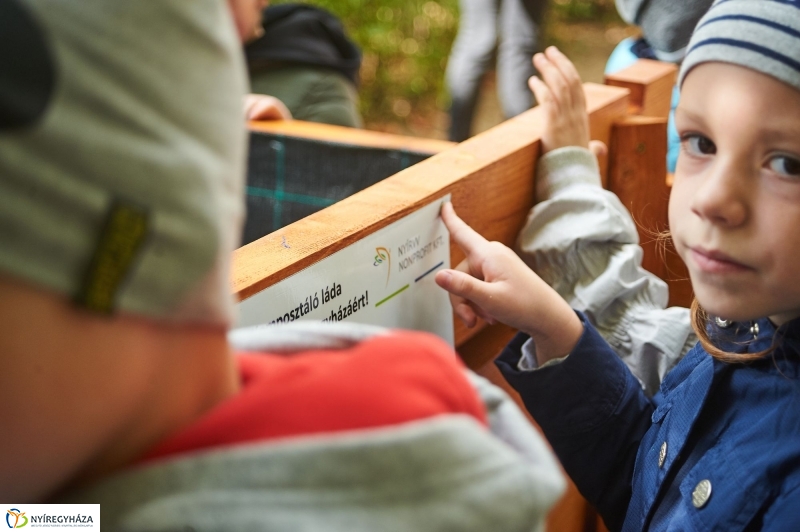 Komposztálási akció a Tündérkertben - fotó Szarka Lajos