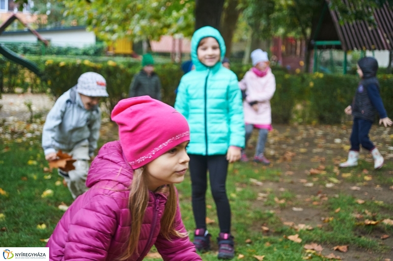 Komposztálási akció a Tündérkertben - fotó Szarka Lajos