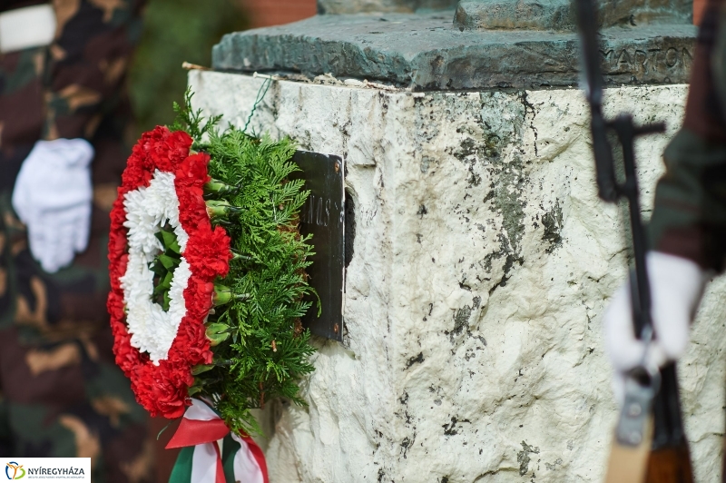 Emlékező koszorúzás az aradi vértanúkra - fotó Szarka Lajos