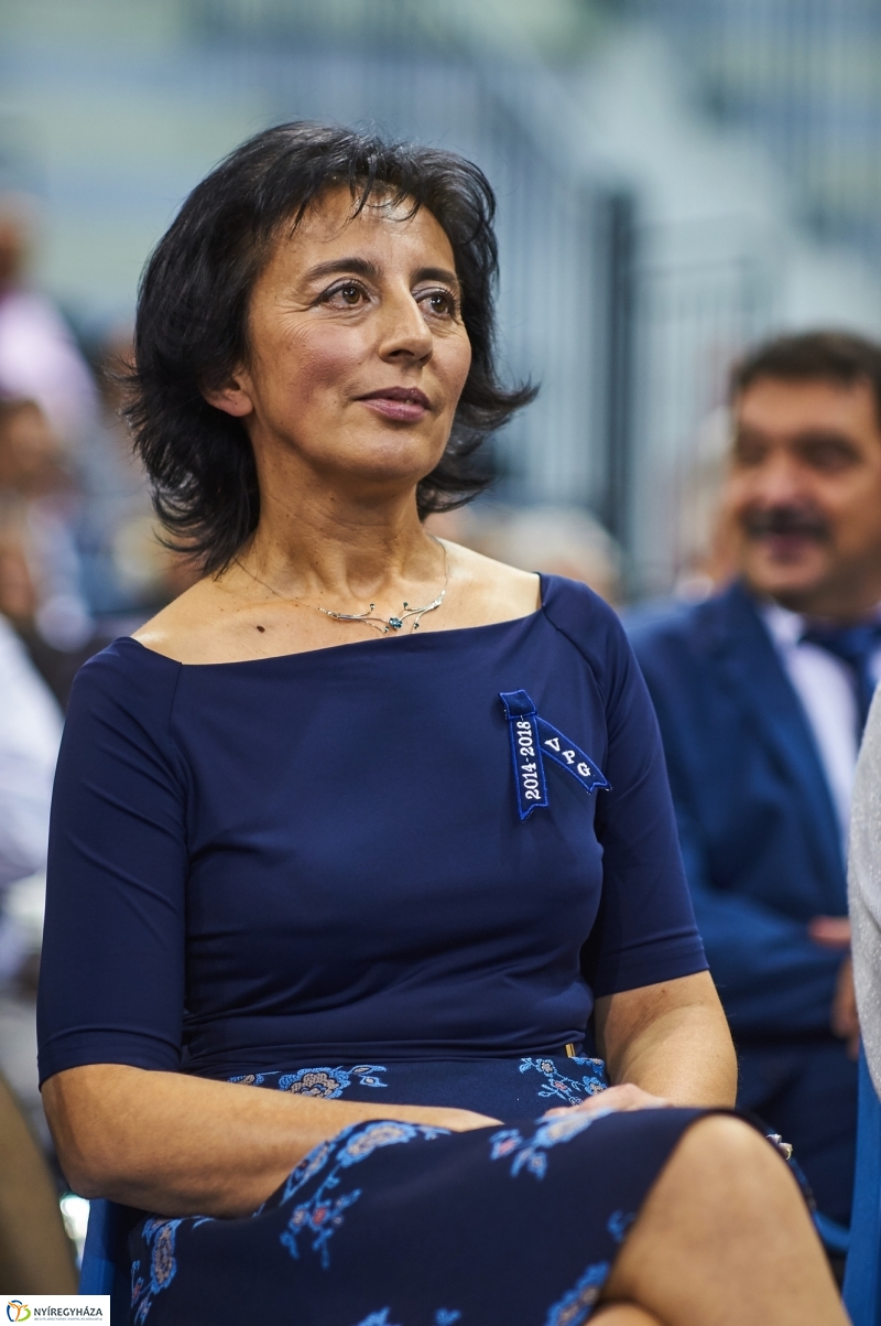 Szalagtűzés a Vasváris diákokkal - fotó Szarka Lajos