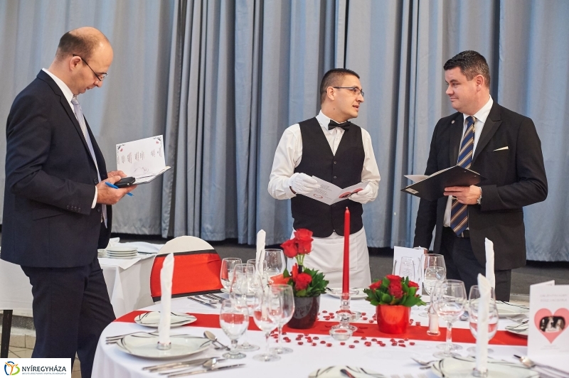 Pincér mestervizsga a Koronában - fotó Szarka Lajos