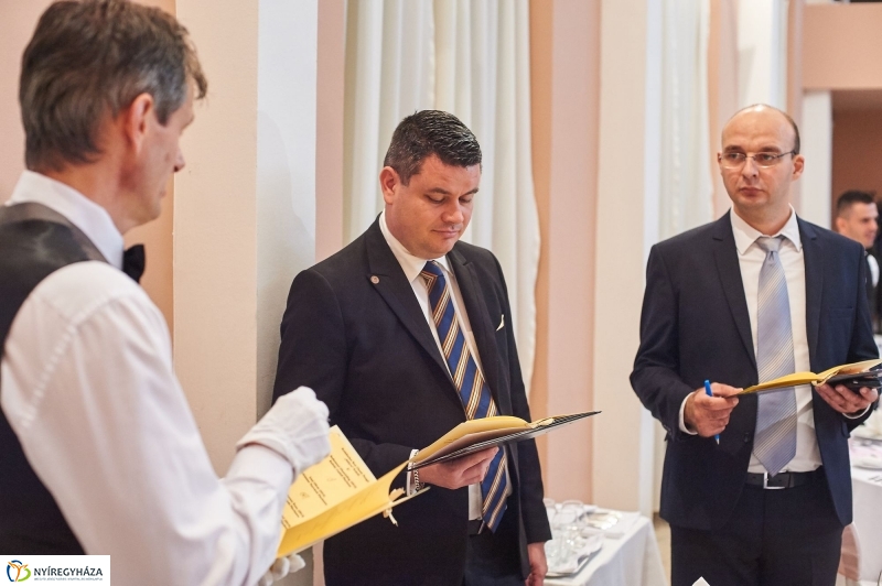 Pincér mestervizsga a Koronában - fotó Szarka Lajos