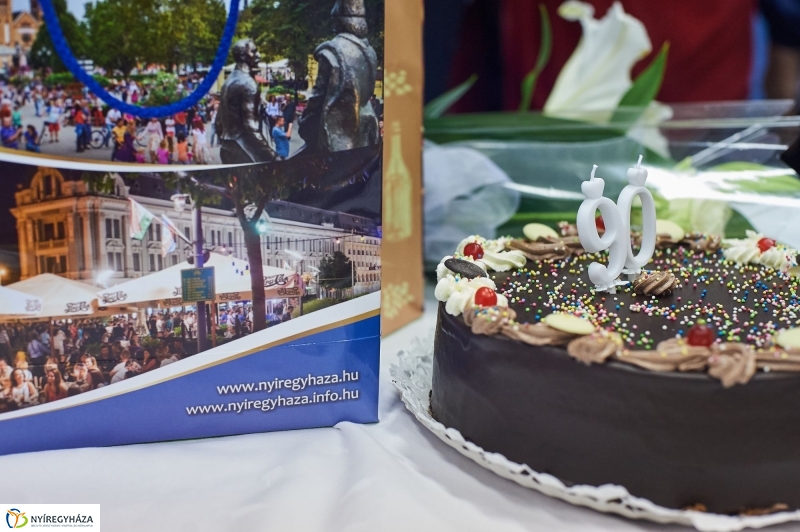 Szépkorú köszöntése Mester Gyula - fotó Szarka Lajos