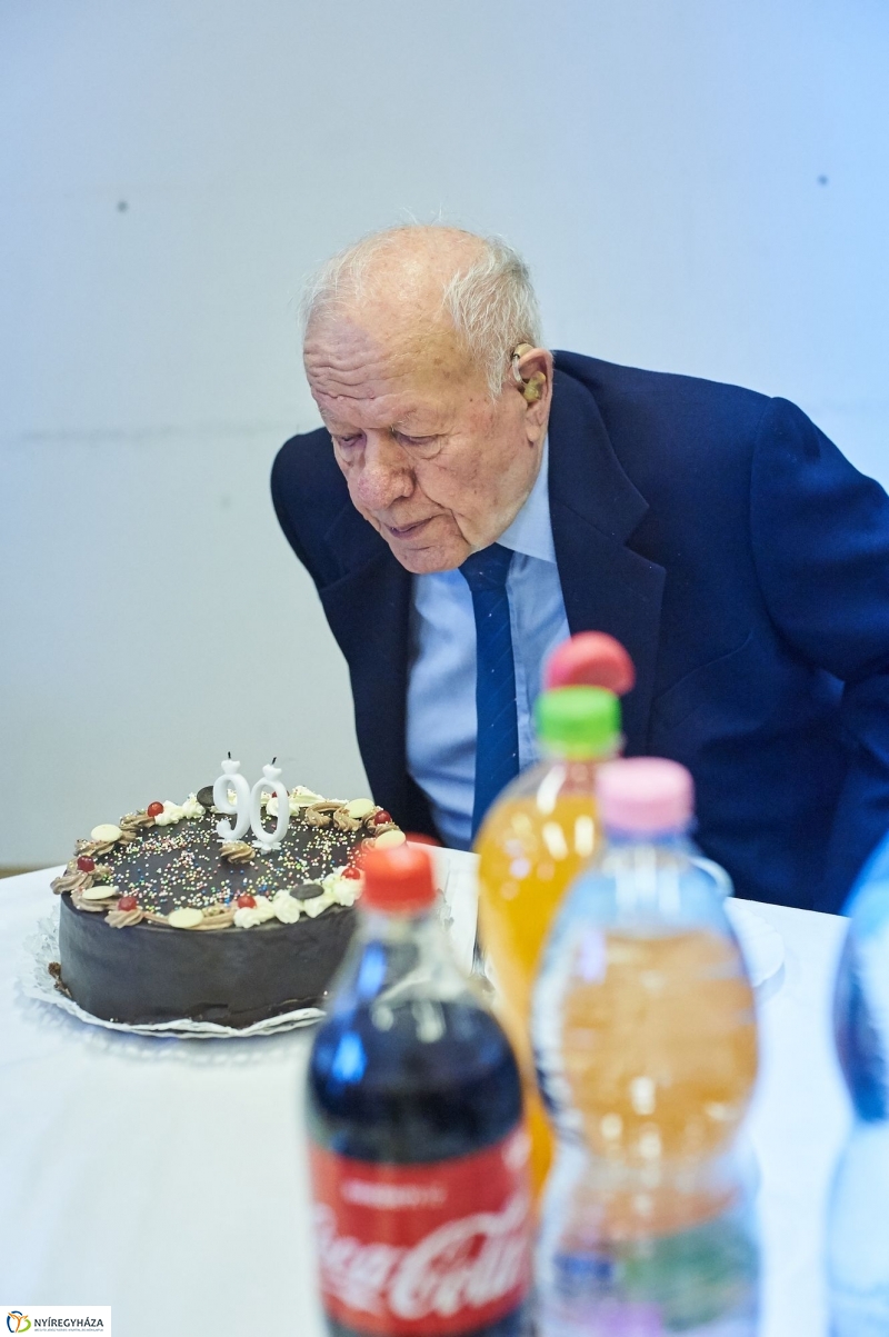 Szépkorú köszöntése Mester Gyula - fotó Szarka Lajos