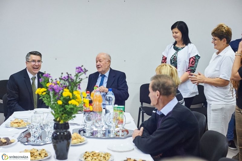 Szépkorú köszöntése Mester Gyula - fotó Szarka Lajos