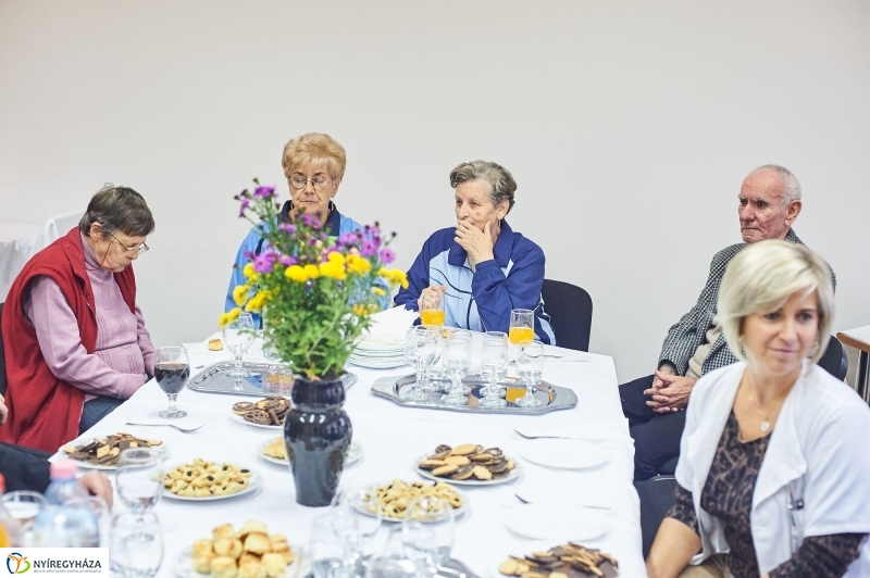 Szépkorú köszöntése Mester Gyula - fotó Szarka Lajos