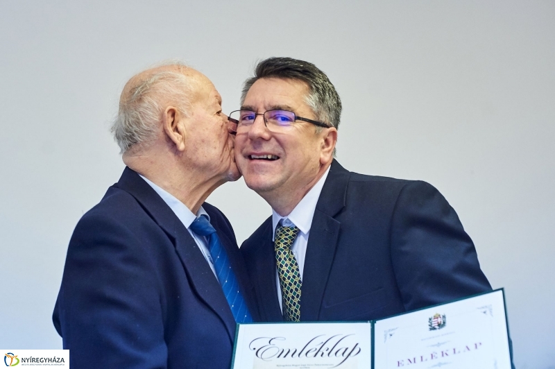 Szépkorú köszöntése Mester Gyula - fotó Szarka Lajos