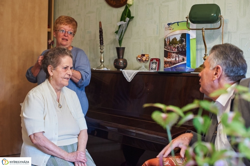 Szépkorú köszöntése Balya Lászlóné - fotó Szarka Lajos