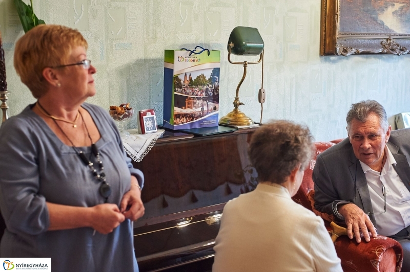 Szépkorú köszöntése Balya Lászlóné - fotó Szarka Lajos