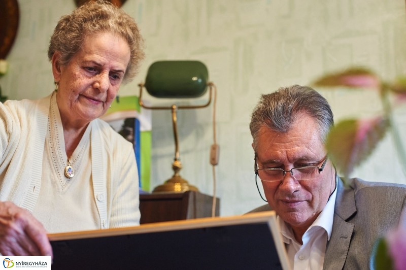 Szépkorú köszöntése Balya Lászlóné - fotó Szarka Lajos