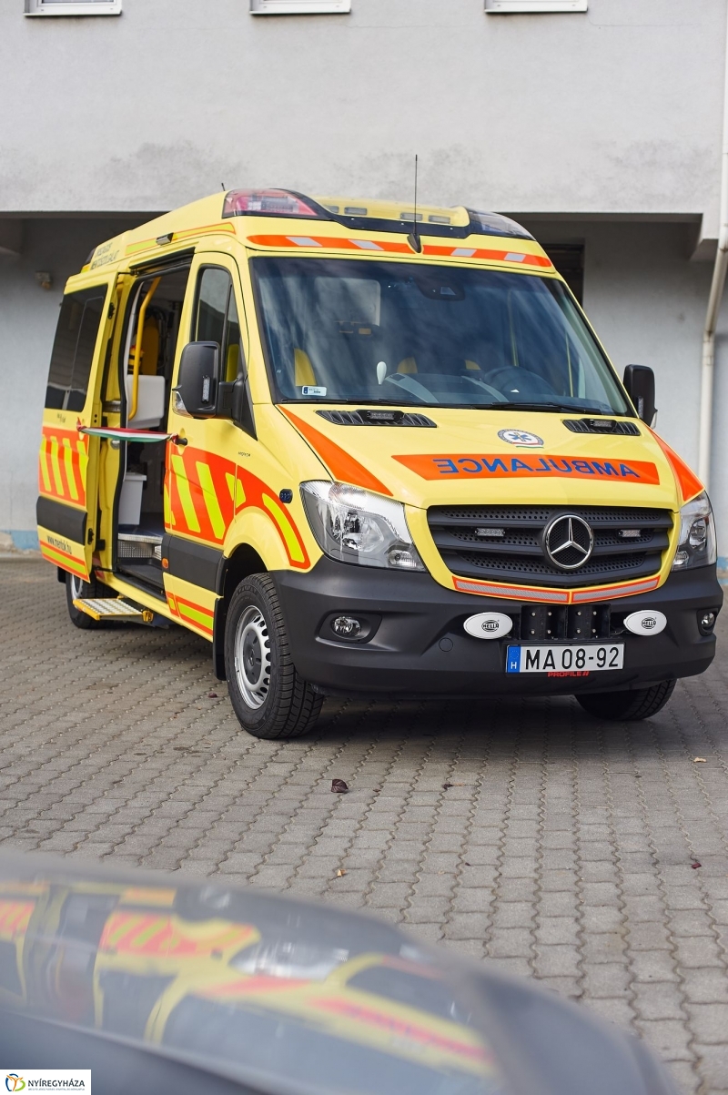 Új mentőautó átadás - fotó Szarka Lajos