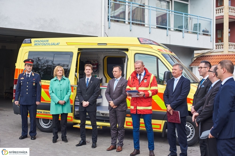 Új mentőautó átadás - fotó Szarka Lajos