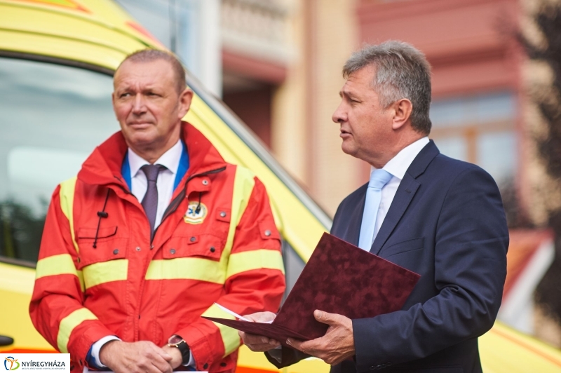 Új mentőautó átadás - fotó Szarka Lajos