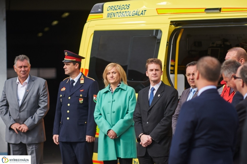 Új mentőautó átadás - fotó Szarka Lajos