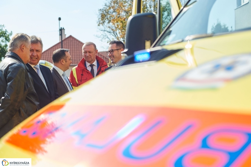 Új mentőautó átadás - fotó Szarka Lajos