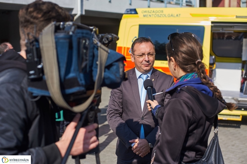 Új mentőautó átadás - fotó Szarka Lajos