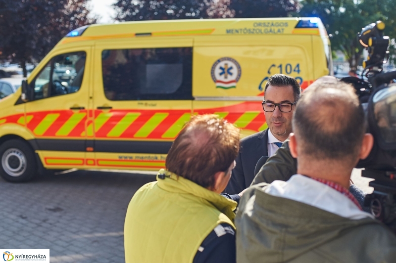 Új mentőautó átadás - fotó Szarka Lajos