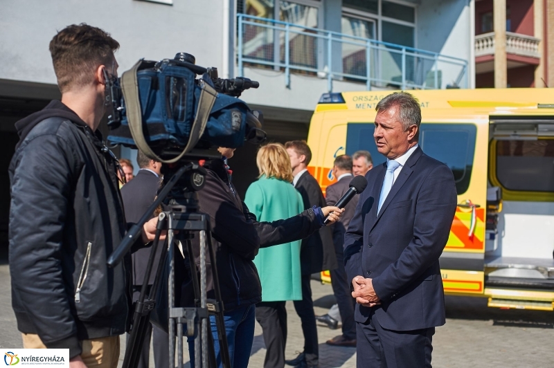 Új mentőautó átadás - fotó Szarka Lajos