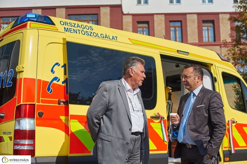 Új mentőautó átadás - fotó Szarka Lajos