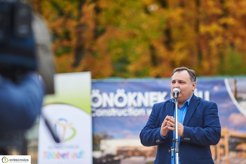 Látogatócentrum alapkőletétele - fotó Szarka Lajos