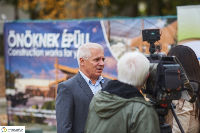 Látogatócentrum alapkőletétele - fotó Szarka Lajos
