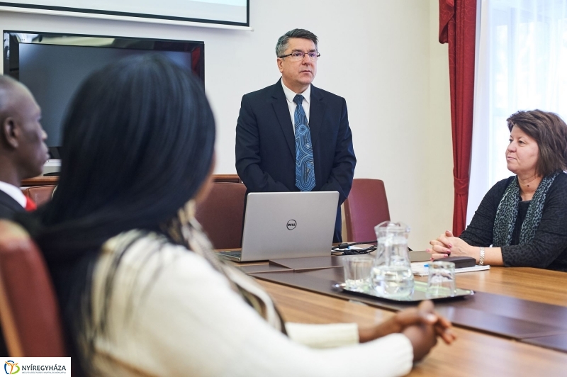 Külföldi hallgatók a Városházán - fotó Szarka Lajos