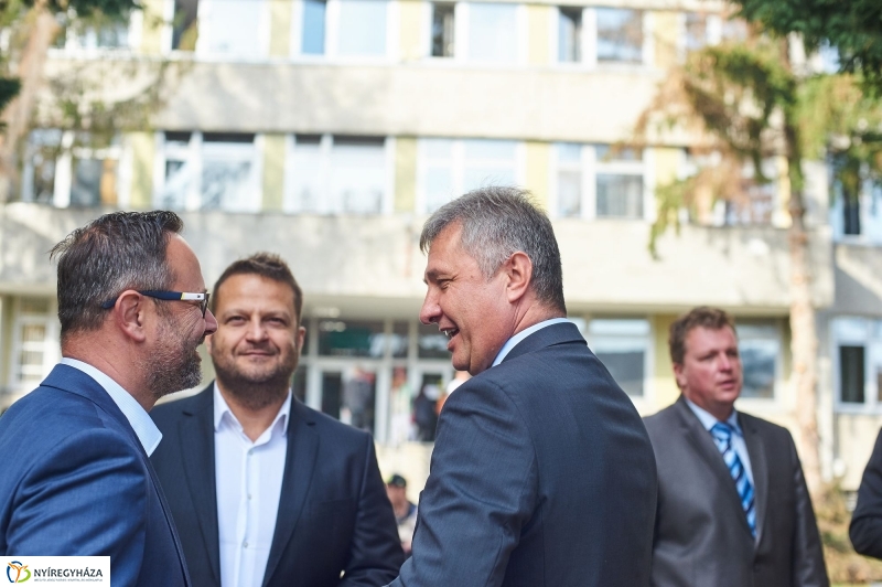 Parkolóház alapkőletétele a kórházban - fotó Szarka Lajos