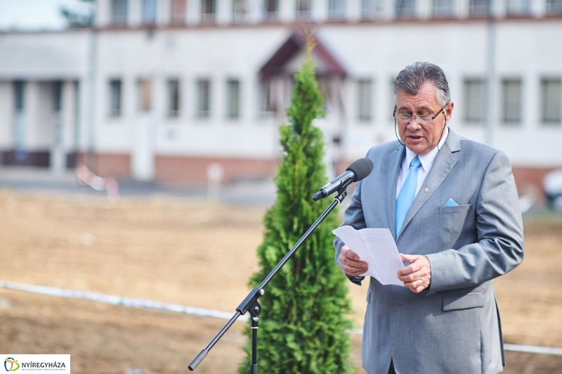 Parkolóház alapkőletétele a kórházban - fotó Szarka Lajos