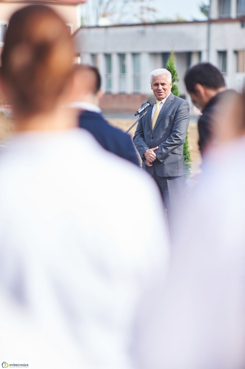 Parkolóház alapkőletétele a kórházban - fotó Szarka Lajos
