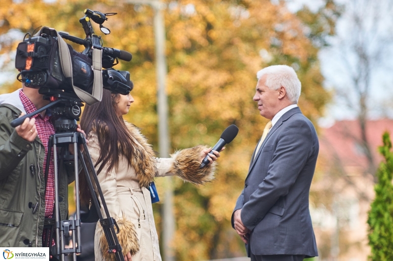 Parkolóház alapkőletétele a kórházban - fotó Szarka Lajos