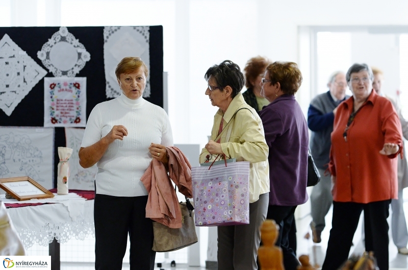 Szépkorúak kézimunka kiállítása a VMKK-ban