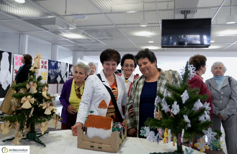 Szépkorúak kézimunka kiállítása a VMKK-ban