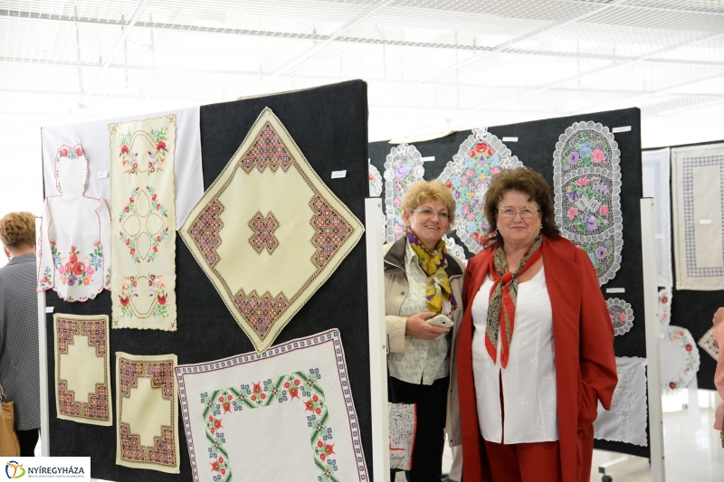 Szépkorúak kézimunka kiállítása a VMKK-ban