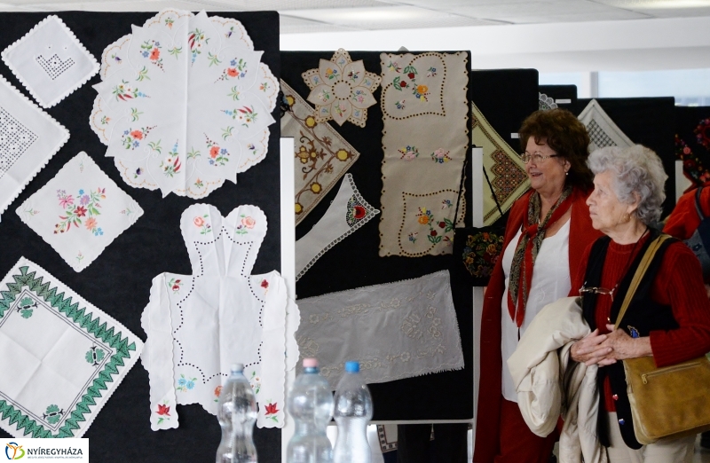 Szépkorúak kézimunka kiállítása a VMKK-ban