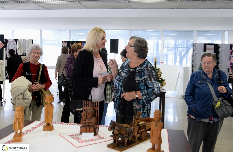 Szépkorúak kézimunka kiállítása a VMKK-ban