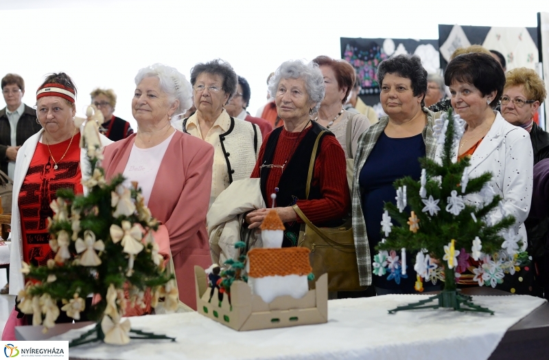 Szépkorúak kézimunka kiállítása a VMKK-ban