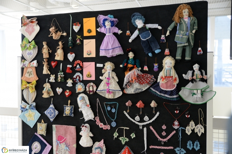 Szépkorúak kézimunka kiállítása a VMKK-ban