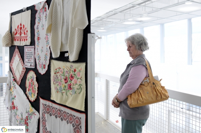 Szépkorúak kézimunka kiállítása a VMKK-ban