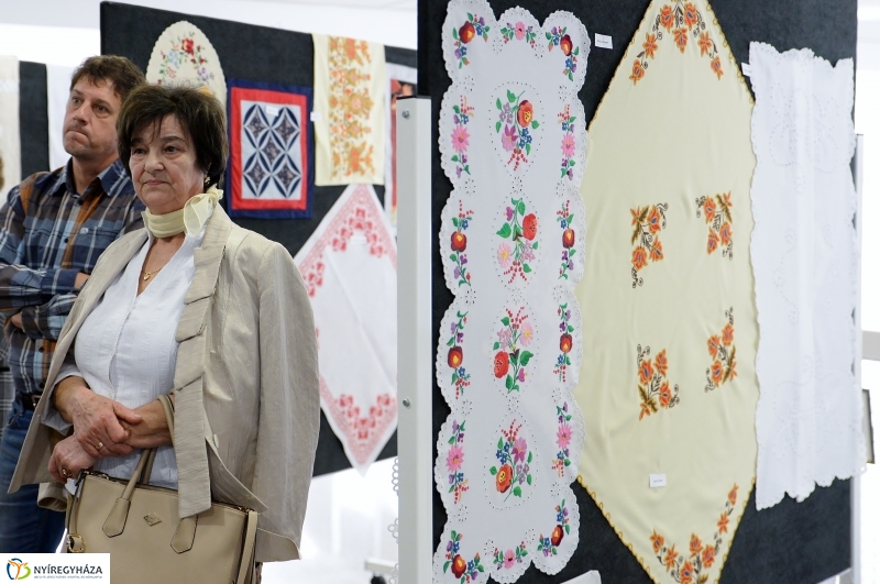 Szépkorúak kézimunka kiállítása a VMKK-ban