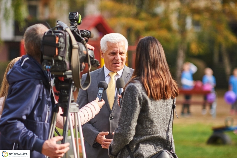 Játszótér átadás a Dohány utcán - fotó Szarka Lajos