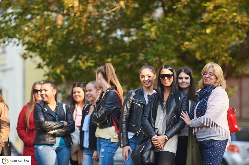 Emlékezés Krúdy Gyula szobránál - fotó Szarka Lajos
