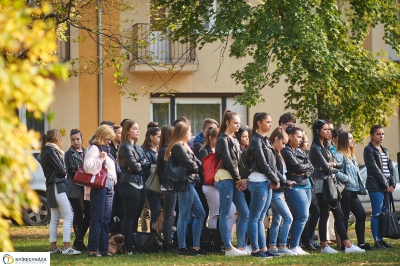 Emlékezés Krúdy Gyula szobránál - fotó Szarka Lajos