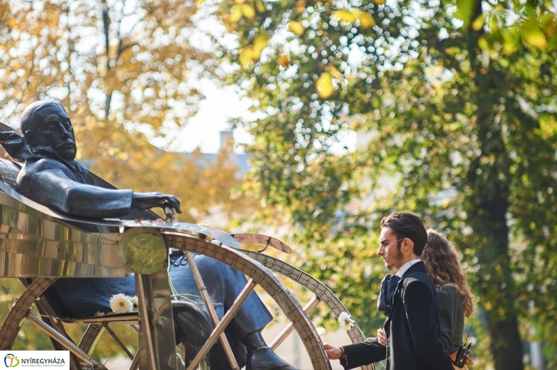 Emlékezés Krúdy Gyula szobránál - fotó Szarka Lajos