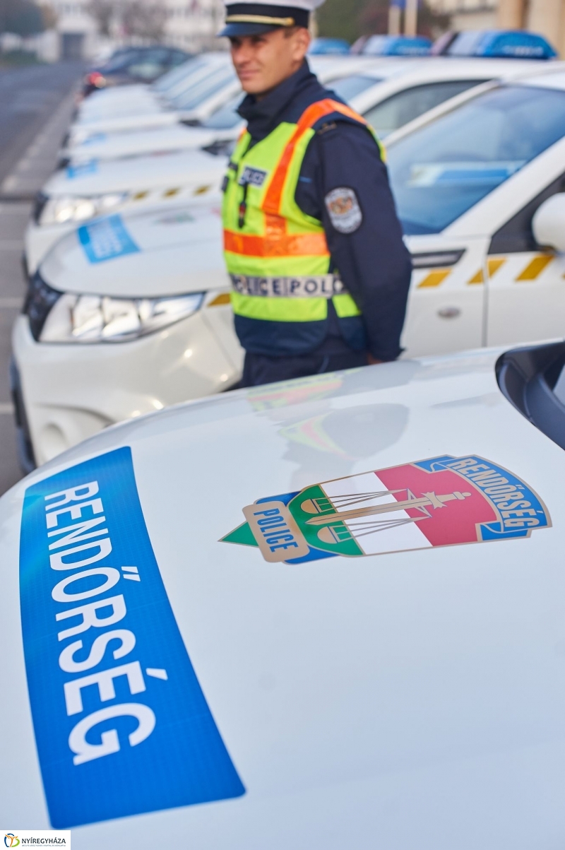 Új rendőrautók - fotó Szarka Lajos