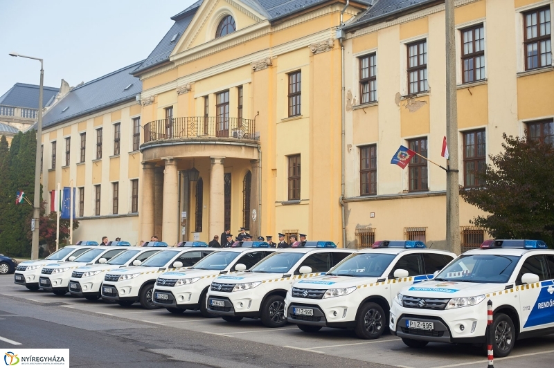 Új rendőrautók - fotó Szarka Lajos