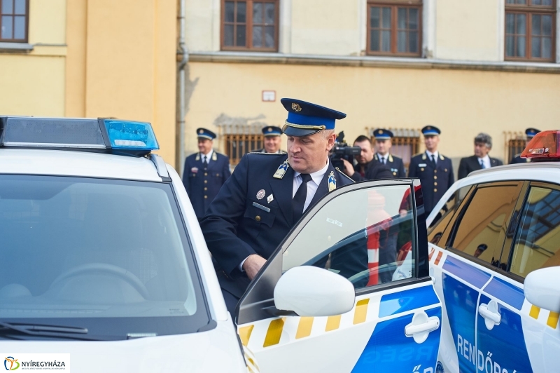 Új rendőrautók - fotó Szarka Lajos