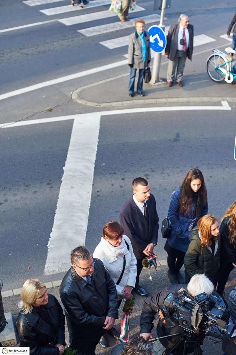 Megemlékező koszorúzások - fotó Szarka Lajos